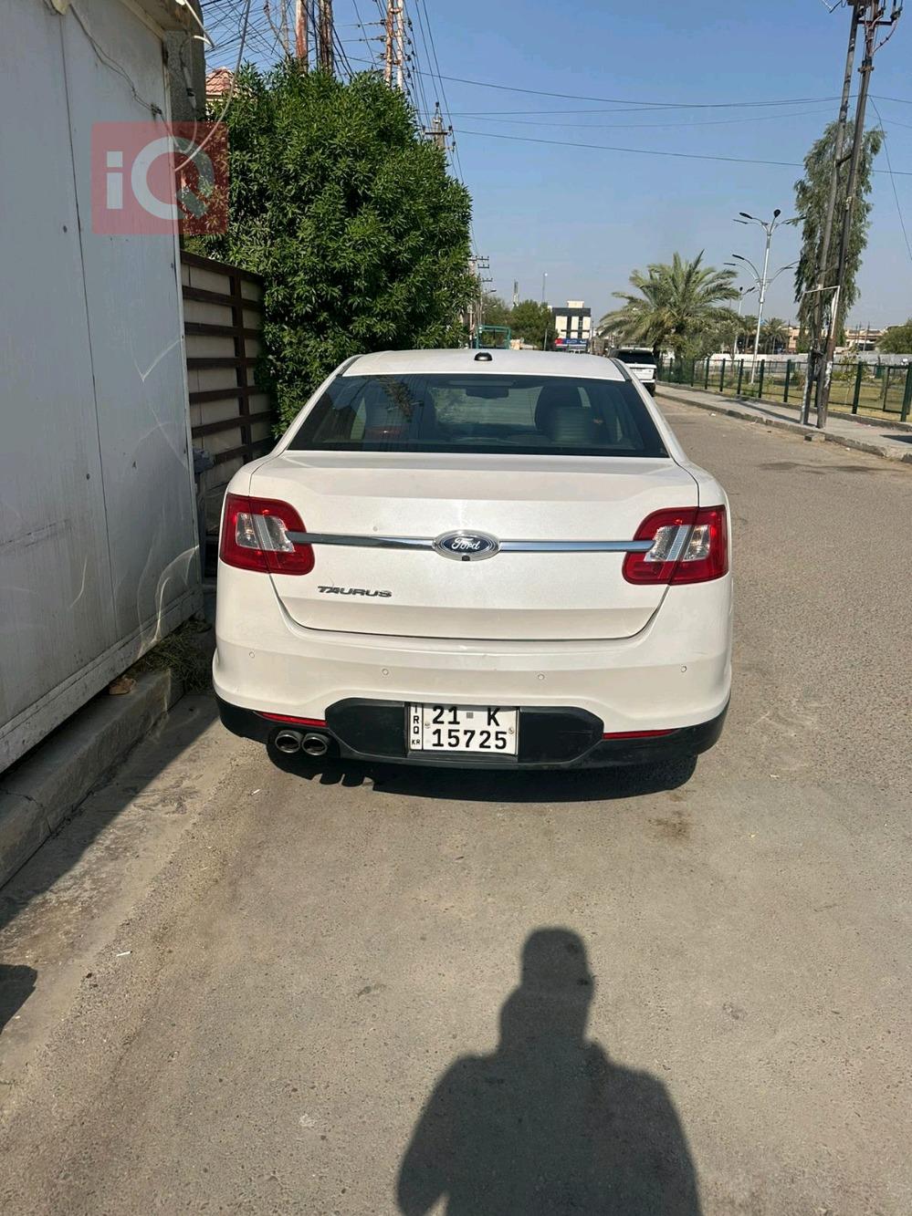 Ford Taurus